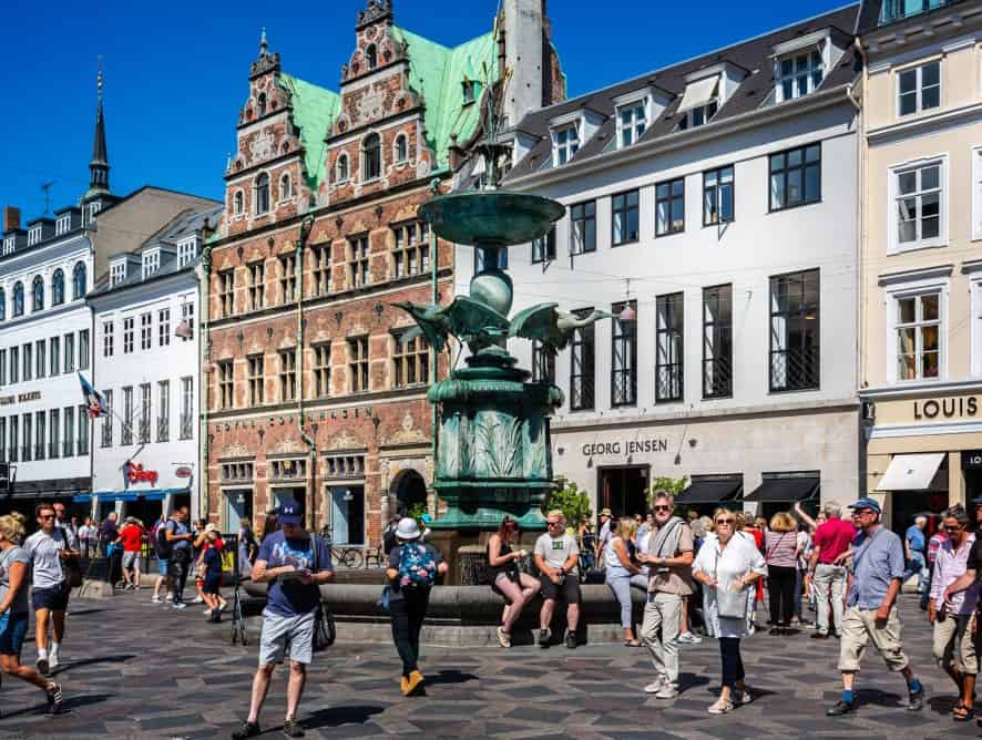 Klinikken ved Storkespringvandet er eksperter i Invisalign￼